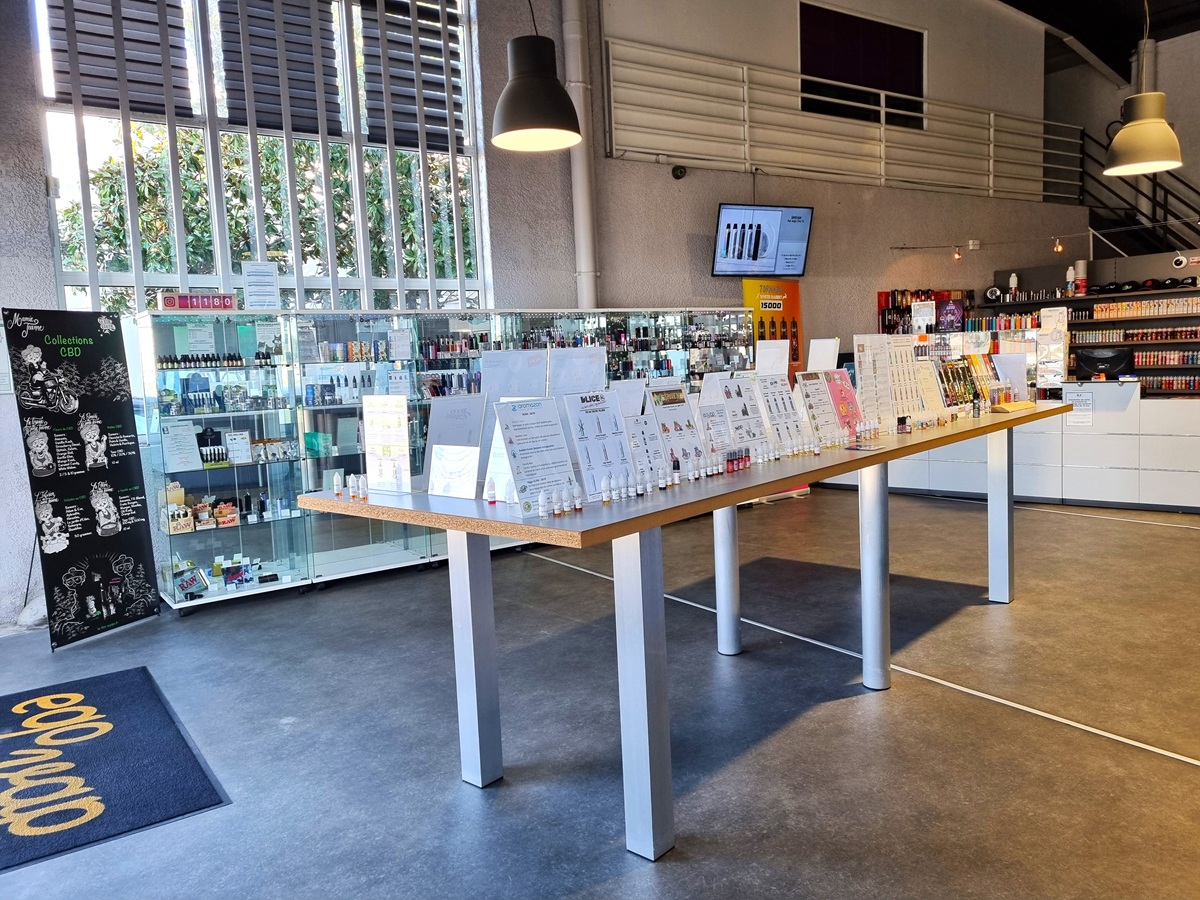 magasin cigarette electronique egovap interieur boutique vape proche Toulouse